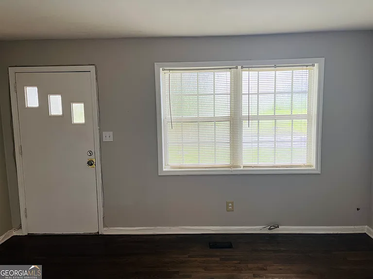 217 W Central Ave #B — Photo 4