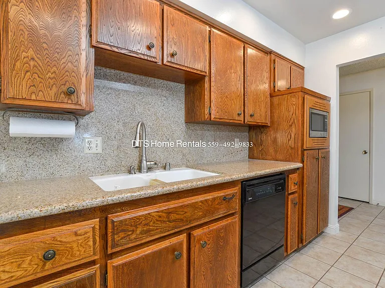 8206 N San Pablo Ave — Photo 4