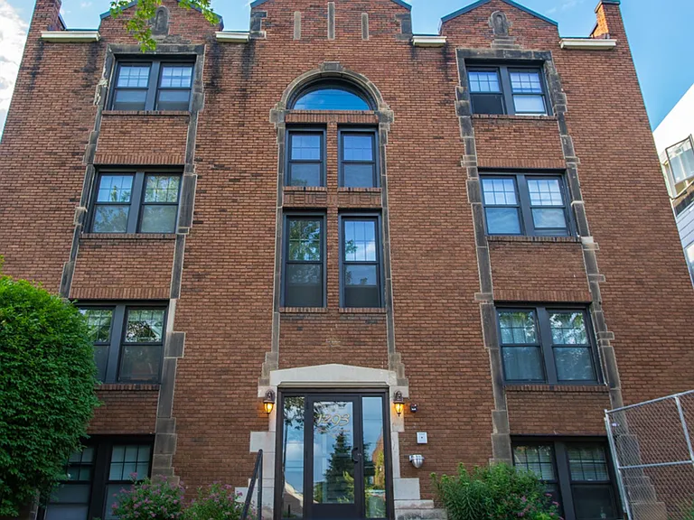 Grand Heritage Apartments — Photo 1