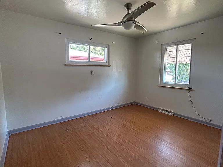 1207 S Gray St — Photo 3