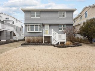 413 N Barnegat Ave, Surf City, NJ 08008