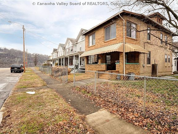 3rd image of 11 Ohio Ave #309