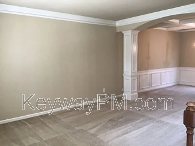 6017 Reynolds Cir — Photo 2