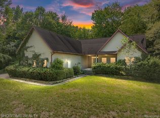 12374 Whittaker Rd, Milan, MI 48160