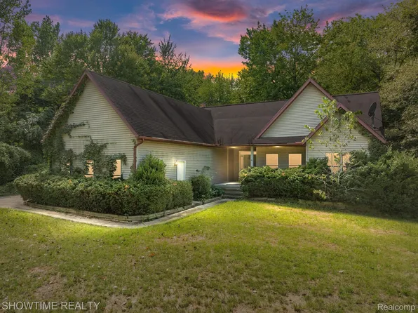 12374 Whittaker Rd, Milan, MI 48160