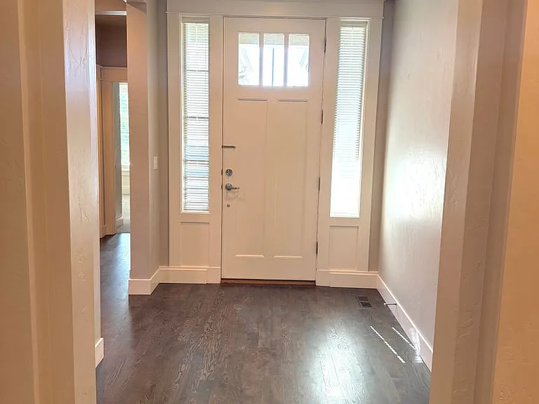 5267 N Mitchum Ave — Photo 2