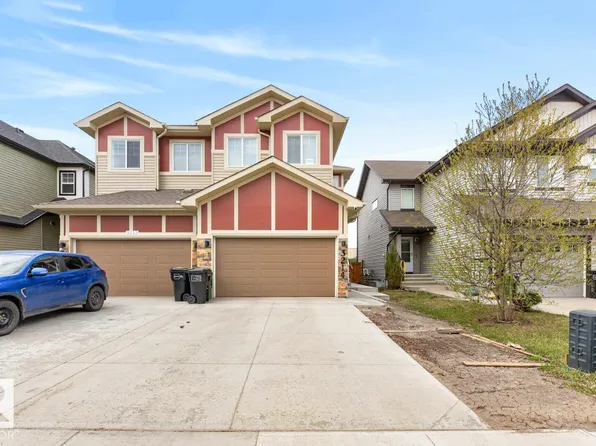 3214 9th St NW, Edmonton, AB T6T 1A4