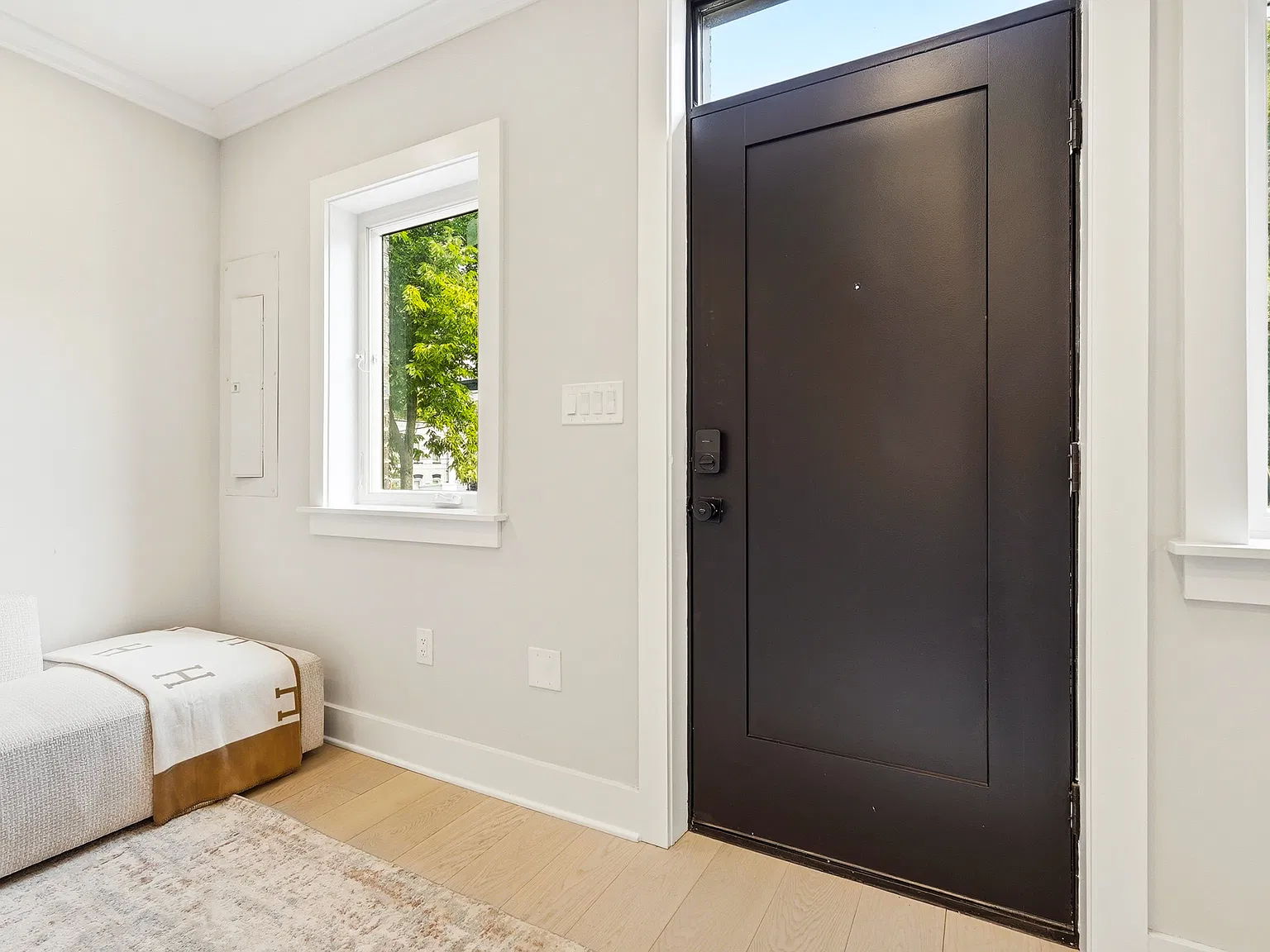 2 bed, $3,200 — Photo 3