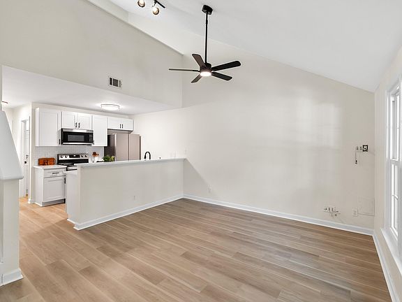 4th image of 502 Gatehouse Ln
