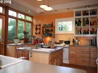 879 NE Ainsworth St, Portland, OR 97211