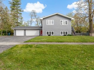 3722 Crescent Dr, Steger, IL