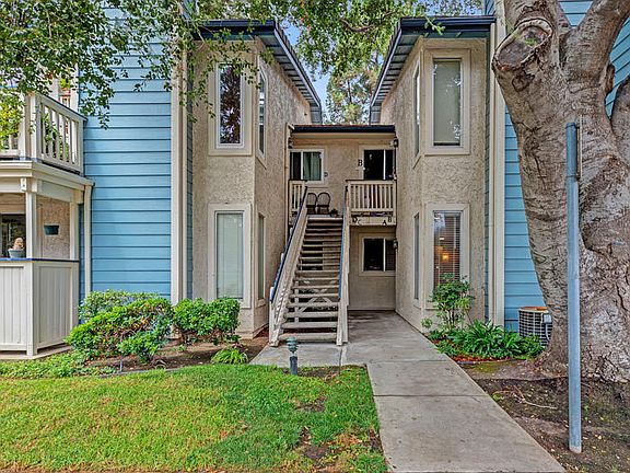 2nd image of 2438 Pleasant Way Unit A