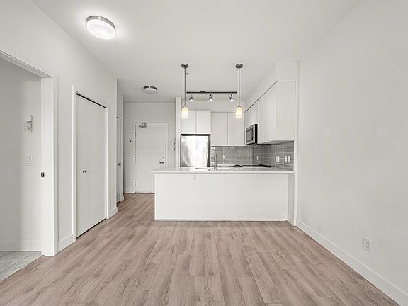 5th image of 828 Gauthier Ave #312