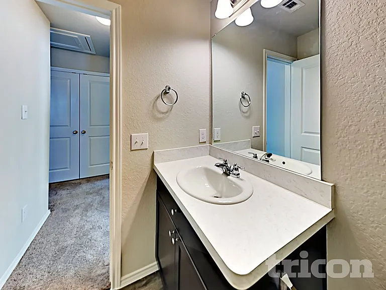 5202 Everett Loop — Photo 17