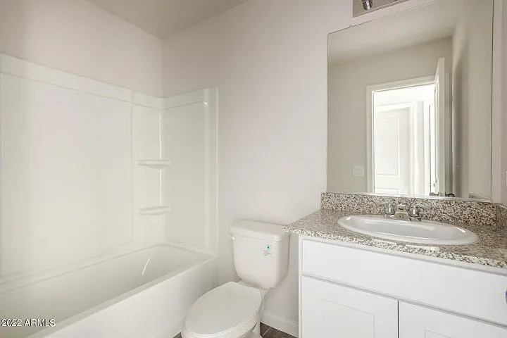 4025 N Montgomery Cir — Photo 8