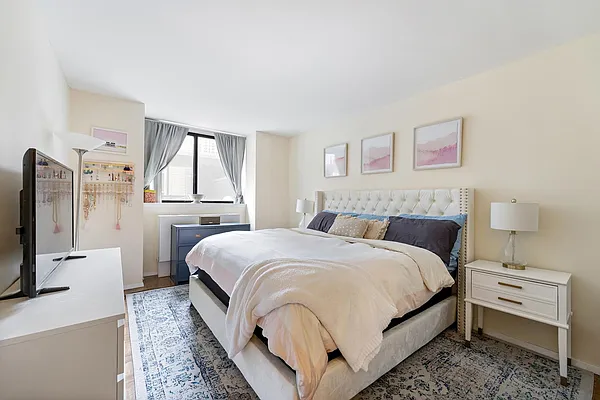 Rented by Douglas Elliman | media 20