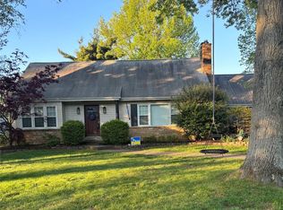 9606 Old Bonhomme Rd, Saint Louis, MO 63132