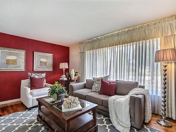 3rd image of 6728 Canterbury Ct