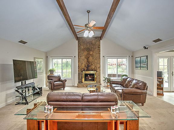 4th image of 11225 Hembree Springs Dr