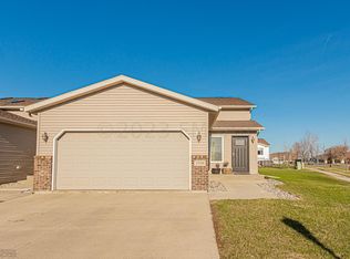 3598 Taylor St S, Fargo, ND 58104