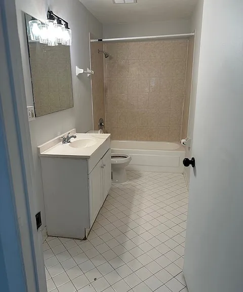 3421 NW 44th St #102 — Photo 2