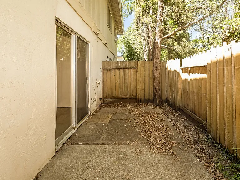 2354 Heidi Pl — Photo 18