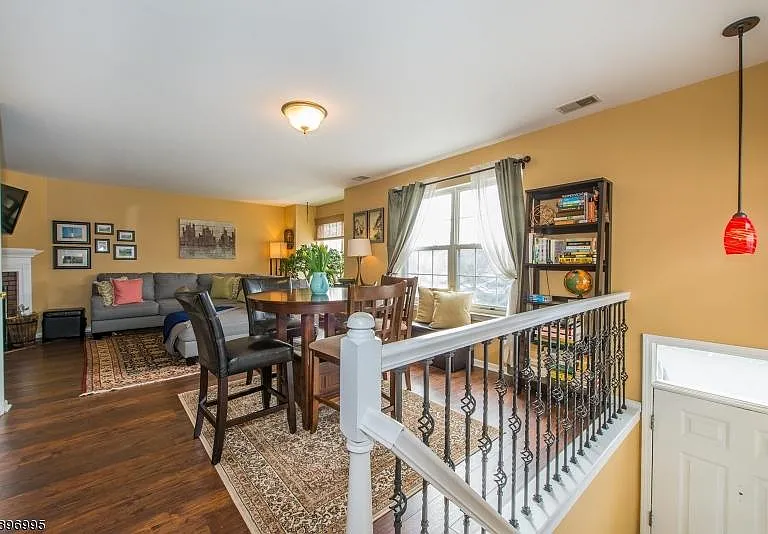 50 Pine St #4 — Photo 3