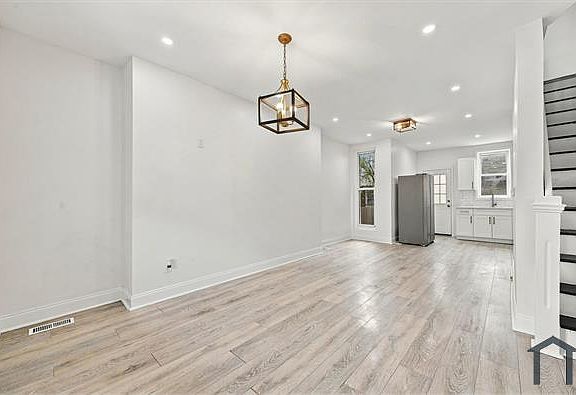 5th image of 5744 Delancey St