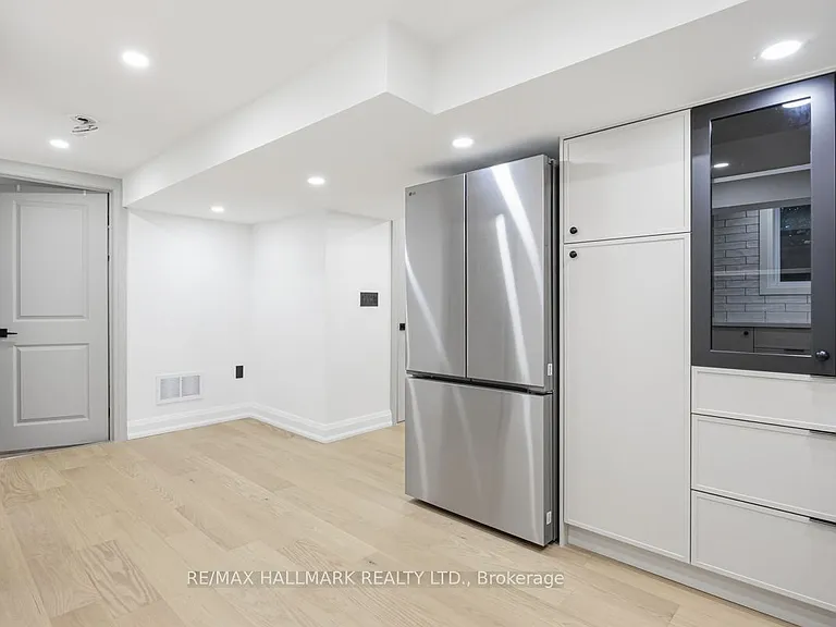 1885 Kingston Rd #BASEMENT — Photo 4