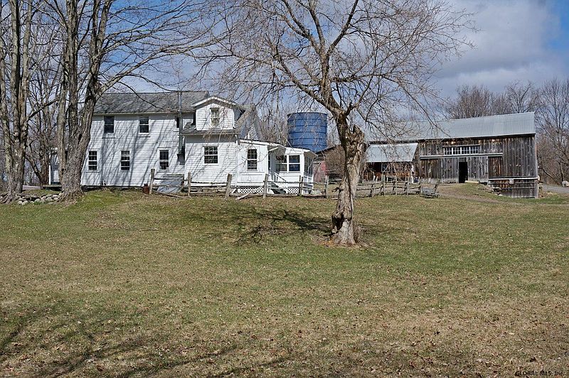 3rd image of 198 ALLEN Road