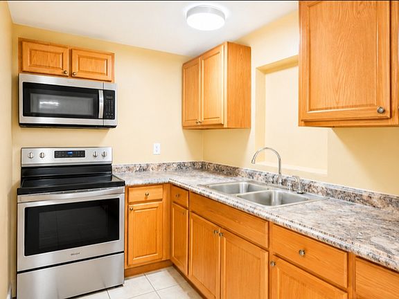 2nd image of 1623 Alfen St