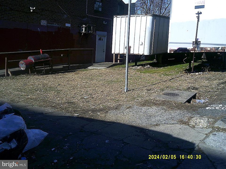 2nd image of 1859 Harrison St