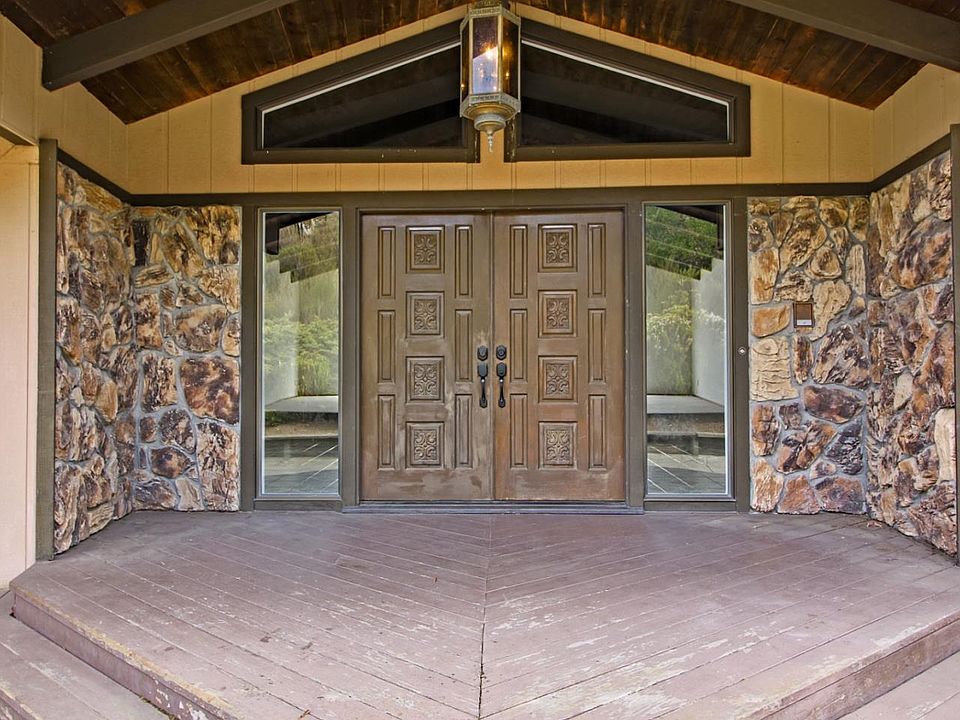 1st image of 21200 Chiquita Way