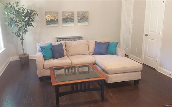 3rd image of 4921 El Mundo St