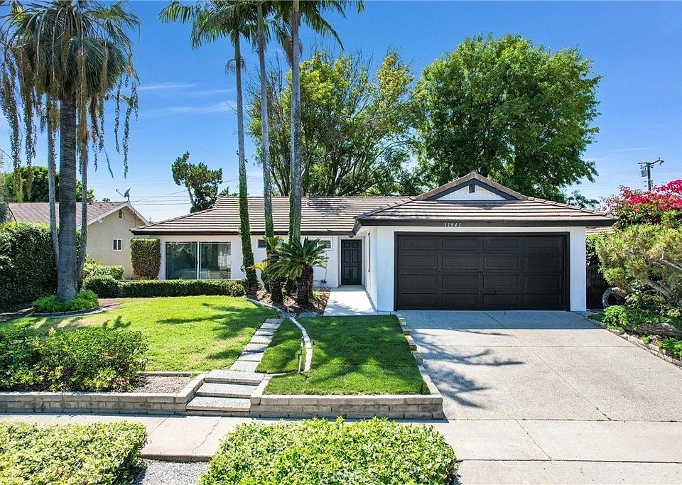 1st image of 11841 Tigrina Ave
