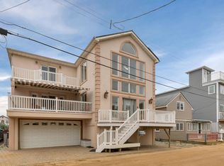 24 Gravelly Point Rd, Highlands, NJ 07732