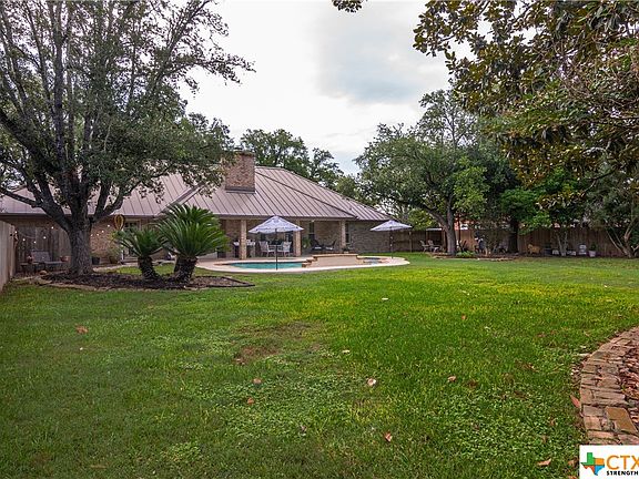 4th image of 524 Elmwood Dr