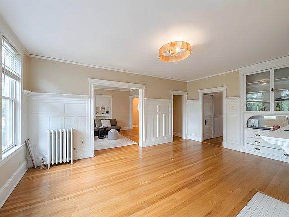 5th image of 1805 Beacon St #2