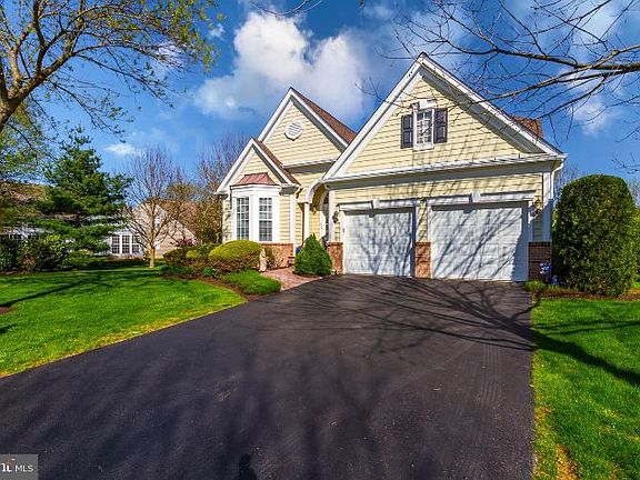 3rd image of 522 Wisteria Dr