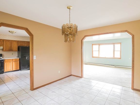 4th image of 14 Woodstock Ln