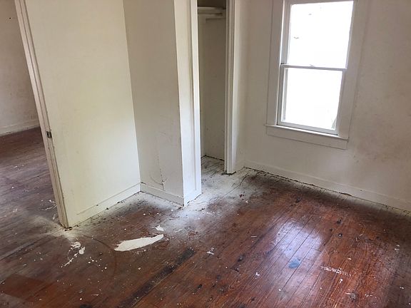 3rd image of 306 Walter Dr