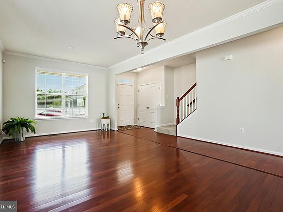 4th image of 8204 Cottonwood Ct