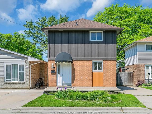 2nd image of 1148 Aire Pl