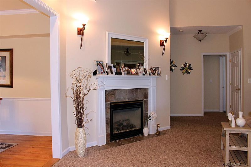 3rd image of 3666 SOMERSET Street