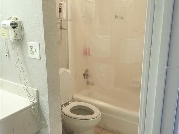 4th image of 7150 N TAMIAMI TRL #S503