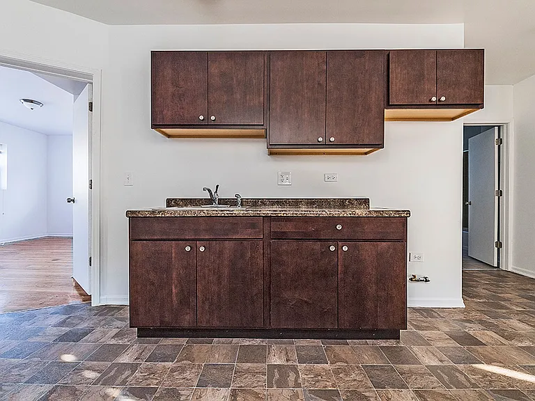 7938 S Hermitage Ave — Photo 17