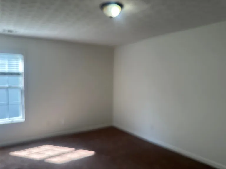 2065 Manhattan Pkwy — Photo 25