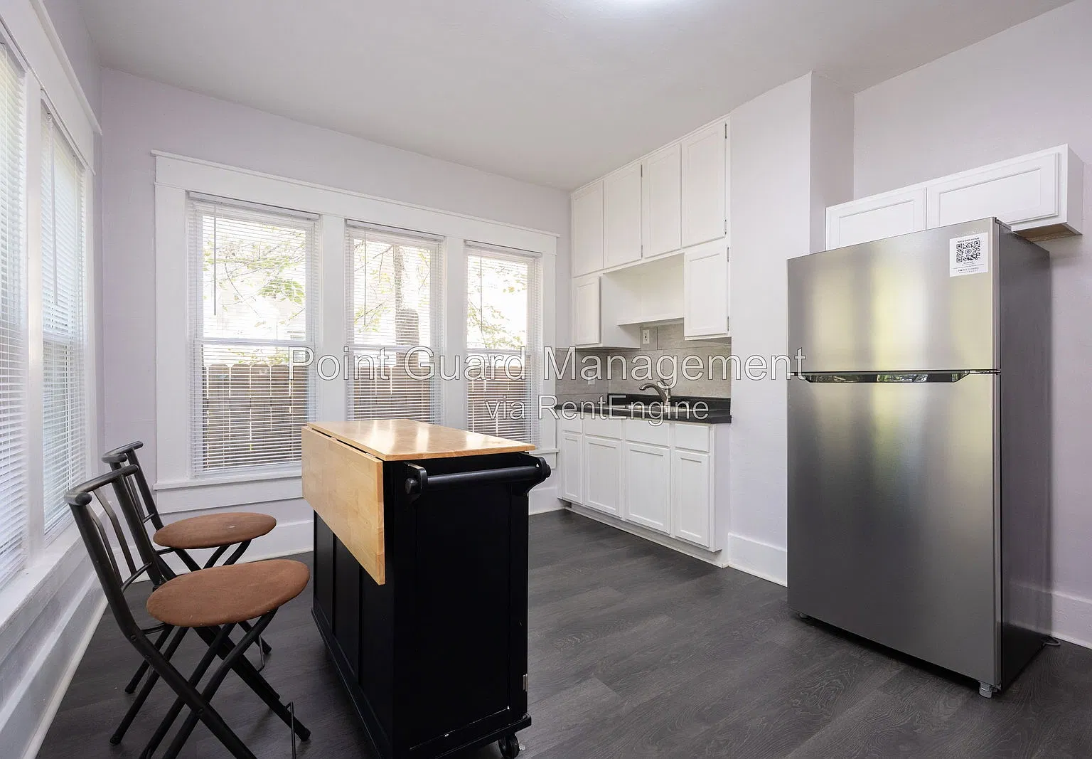 3 bed, 1.0 bath, 1377 sqft, $1,350 — Photo 1