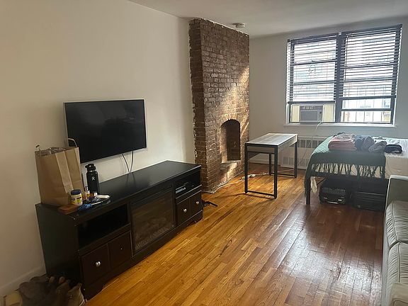 2nd image of 307 E 89th St APT 5E