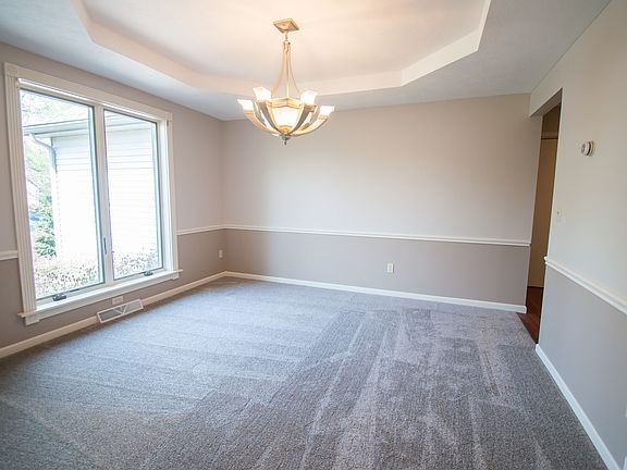 4th image of 6041 Boulder Creek Dr